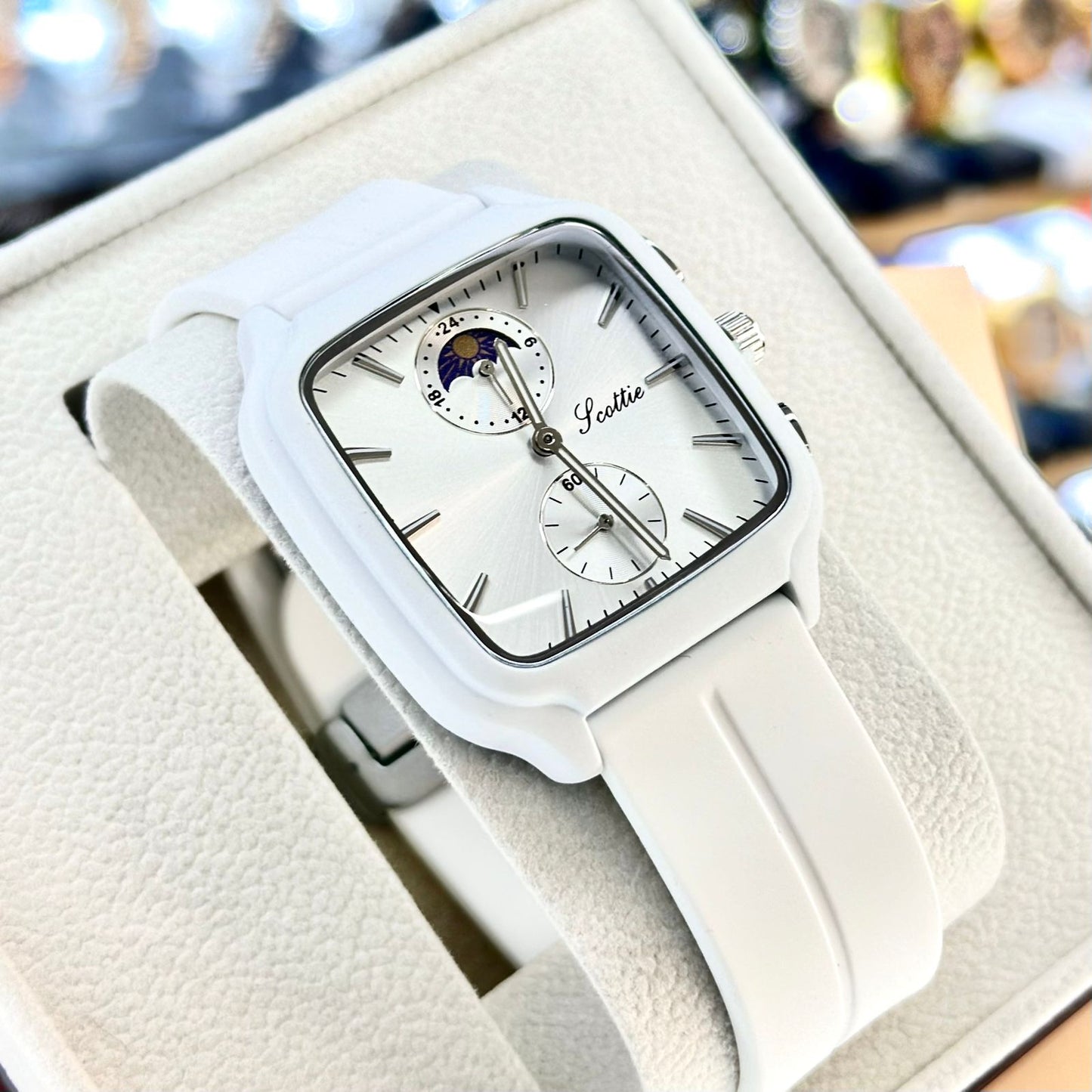 Reloj Scottie Fase Lunar – Elegancia y Estilo para Ella